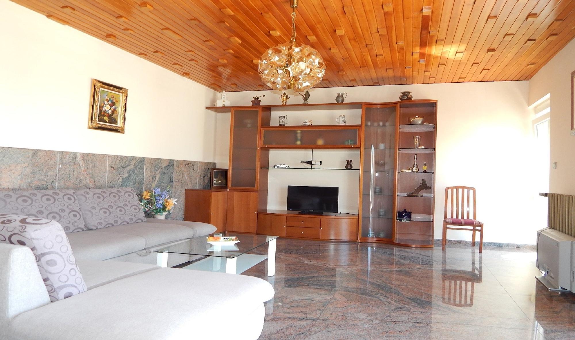 Pansion Dioklecijan Apartment โปดสตรานา ภายนอก รูปภาพ