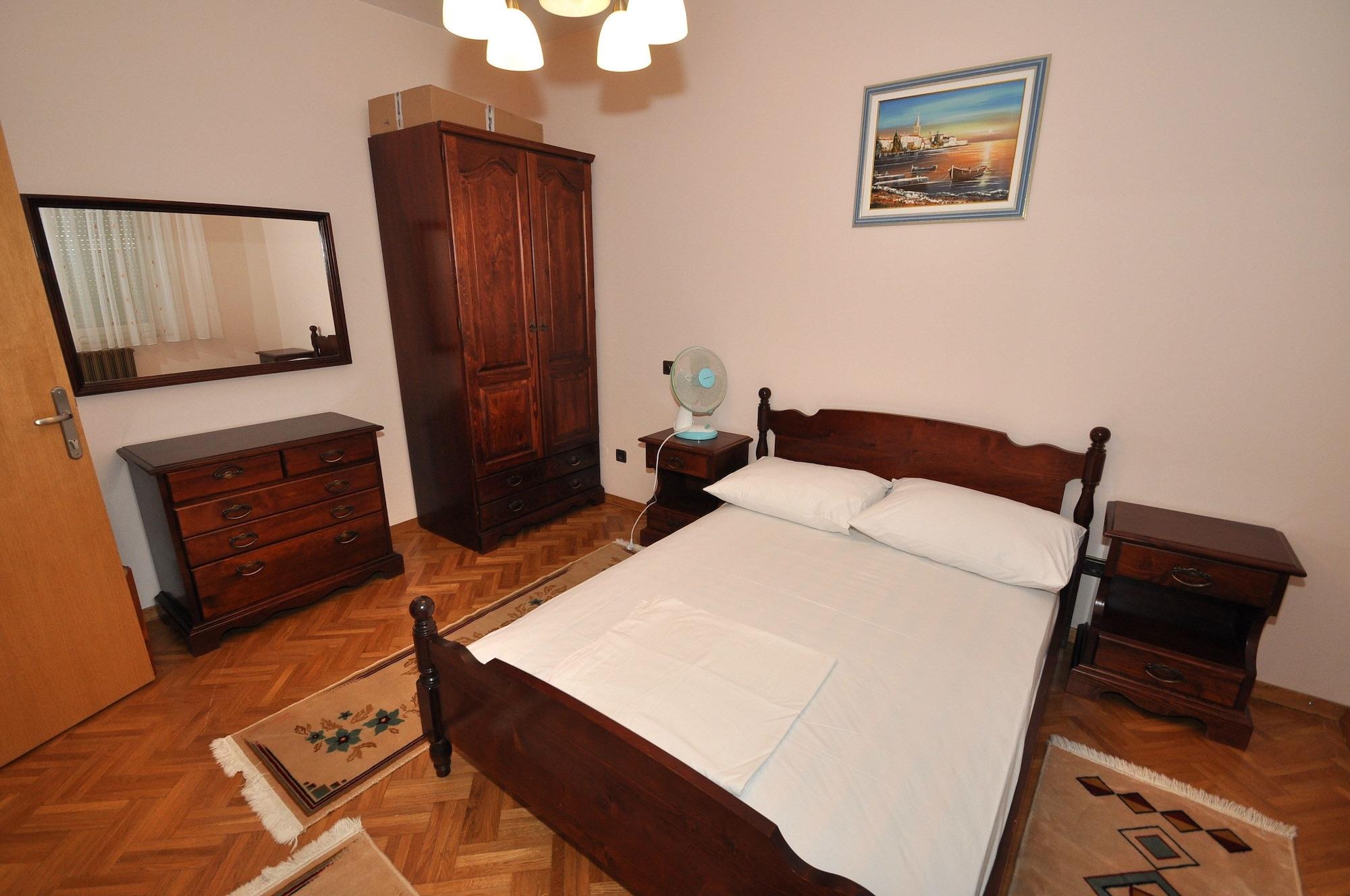 Pansion Dioklecijan Apartment โปดสตรานา ภายนอก รูปภาพ
