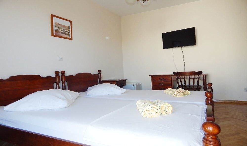 Pansion Dioklecijan Apartment โปดสตรานา ภายนอก รูปภาพ